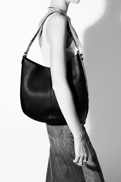 Naomi Hobo - Rebecca Minkoff